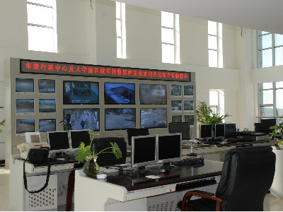 昆明定制高品質(zhì)安防監(jiān)控用監(jiān)控桿,操作臺,電視墻,網(wǎng)絡(luò)機(jī)柜的生產(chǎn)廠家