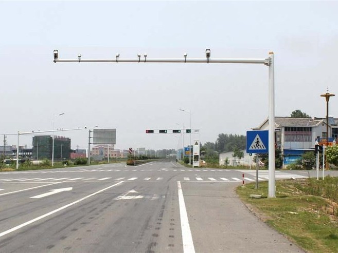 怎樣給不具備地下管道開挖條件的監控桿供電？