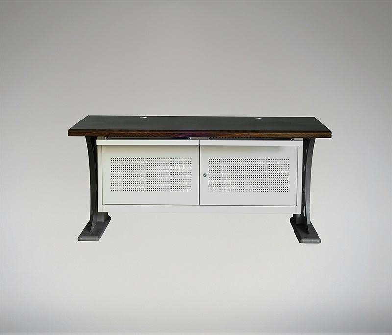 監(jiān)控操作臺