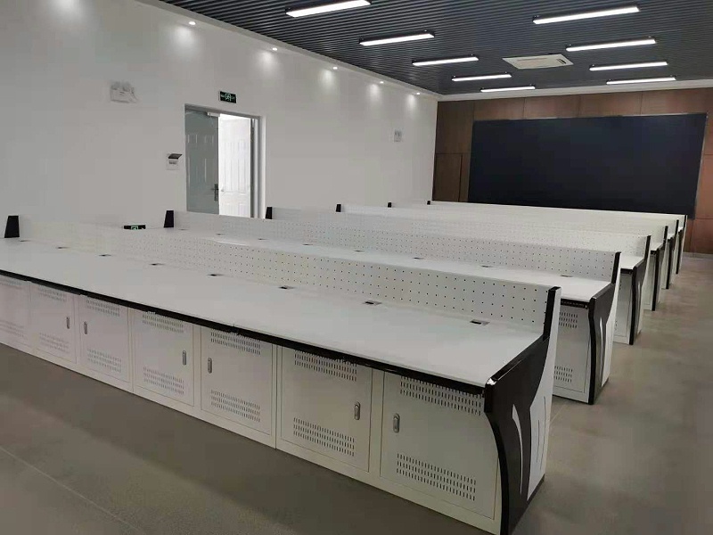 云南監(jiān)控操作臺廠家